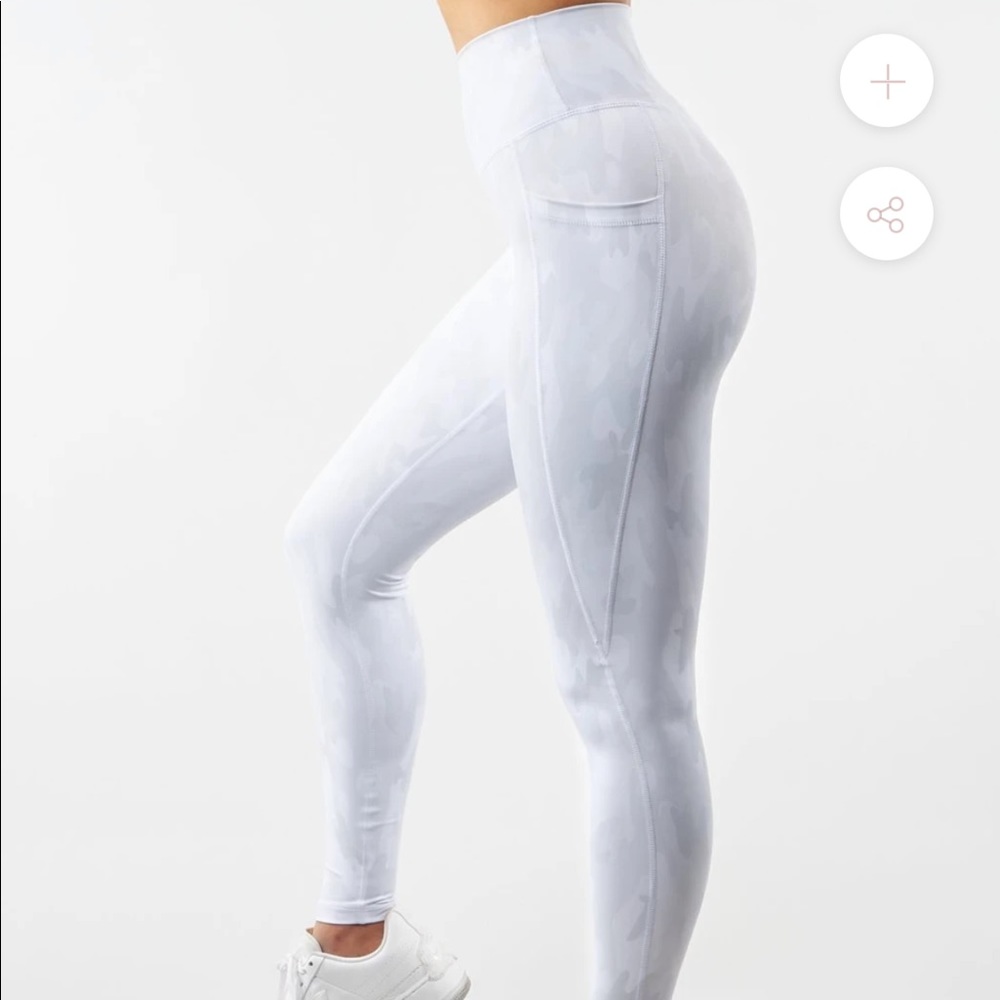 Buffbunny snow camo leggings